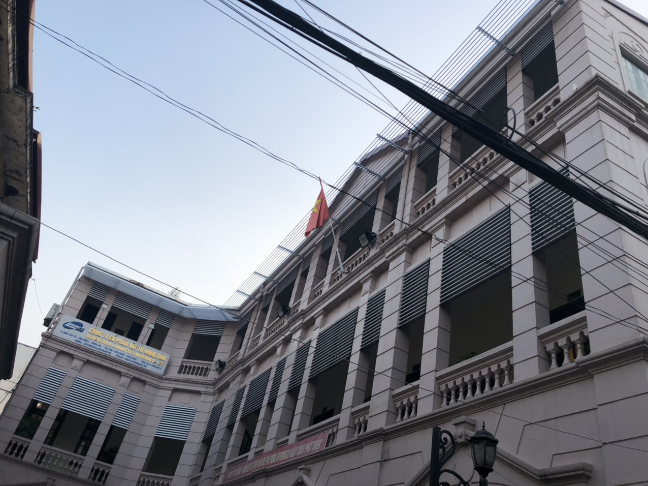 Chi tiết báo giá báo giá lam nhôm chắn nắng mới nhất hiện nay-5